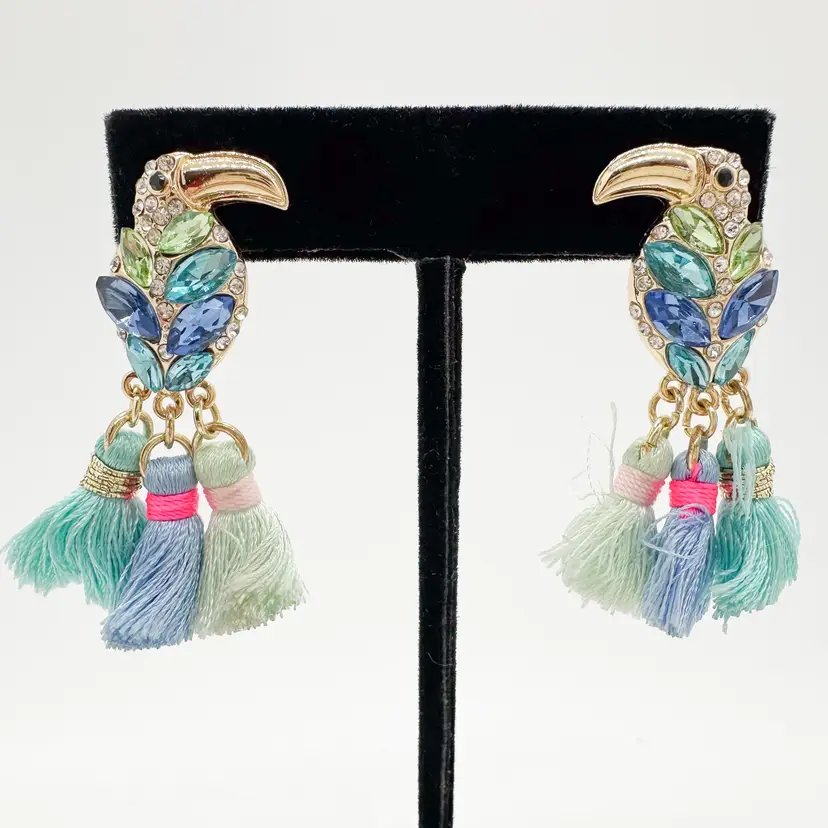 Toucan Bird Earrings Pierced Gold Tone Crystal Accents Colorful Tassel Unbranded B25