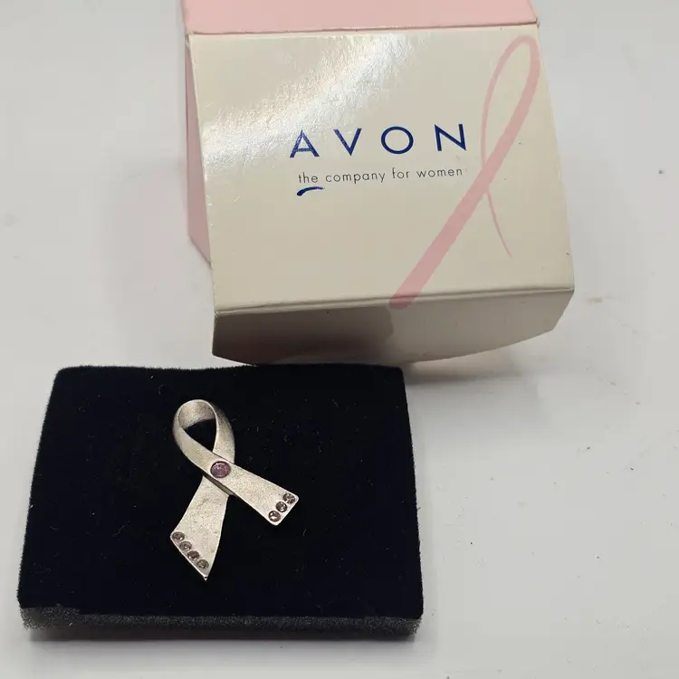 Avon silver Tone Brooch cancer pink ribbon rhinestones new in box 2000