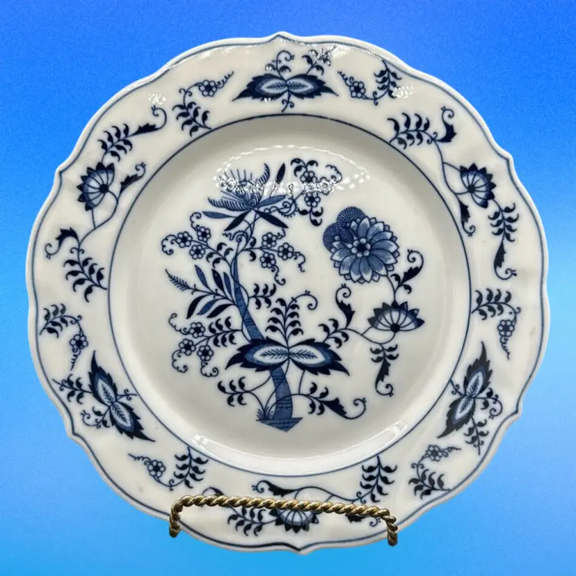 Blue Danube Salad/ Luncheon Plate  8.75” Japan US patent Banner Stamp 1951-1976 Ex Cond 5 Available