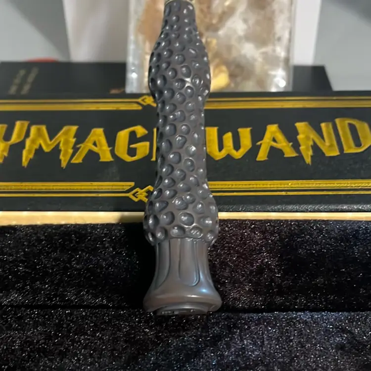 My Magic Wand , No Charger , Uses a Android Charger Cord , Needs New Flash Paper