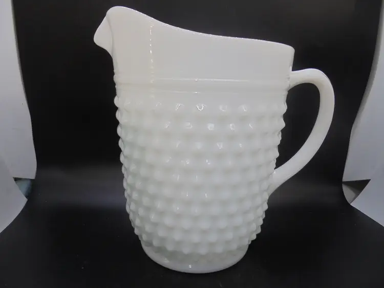 Anchor Hocking Milk Glass Hobnail 64oz Pitcher NO Chips or Cracks 8" tall