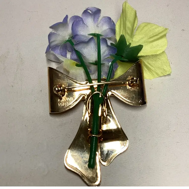 Avon Corsage Brooch 2.5” Dated 1980 - Great Condition