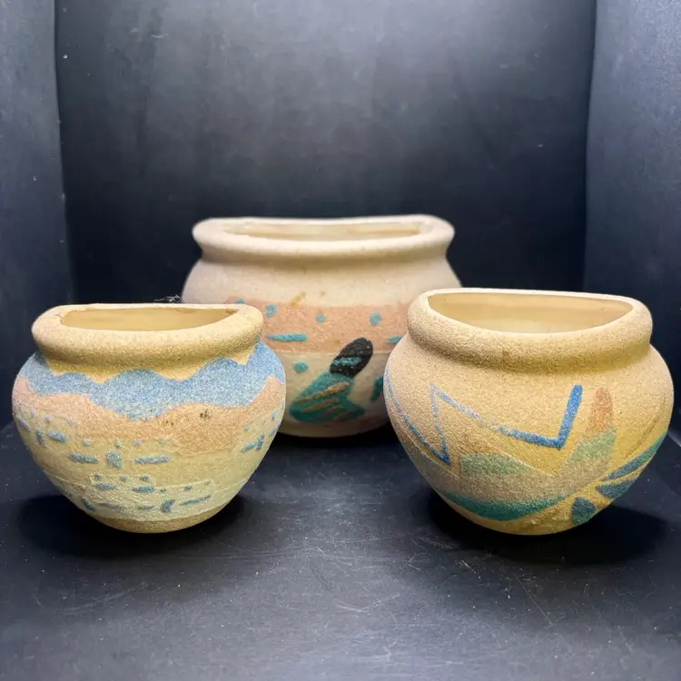 Set of 3 Native American Sand Art Wall Pockets Vases Planters