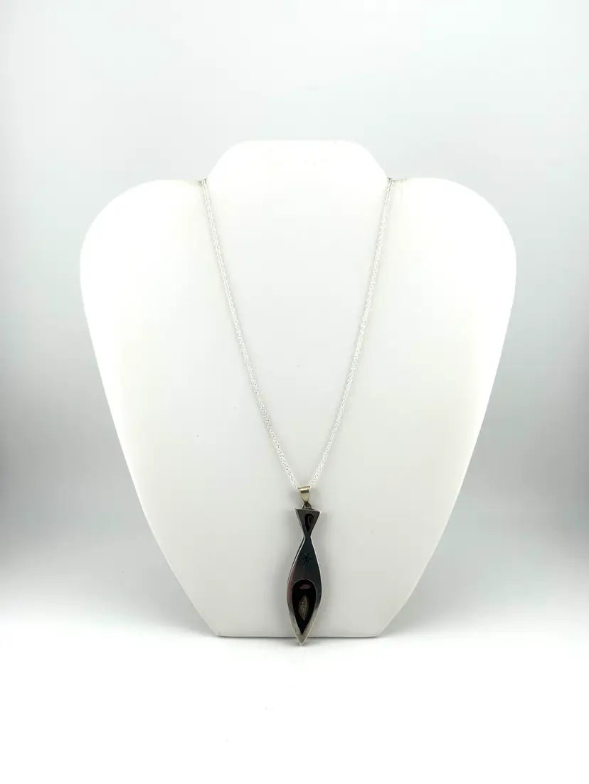 Vintage MCM Style Taxco Silver Pendant on 18β Chain