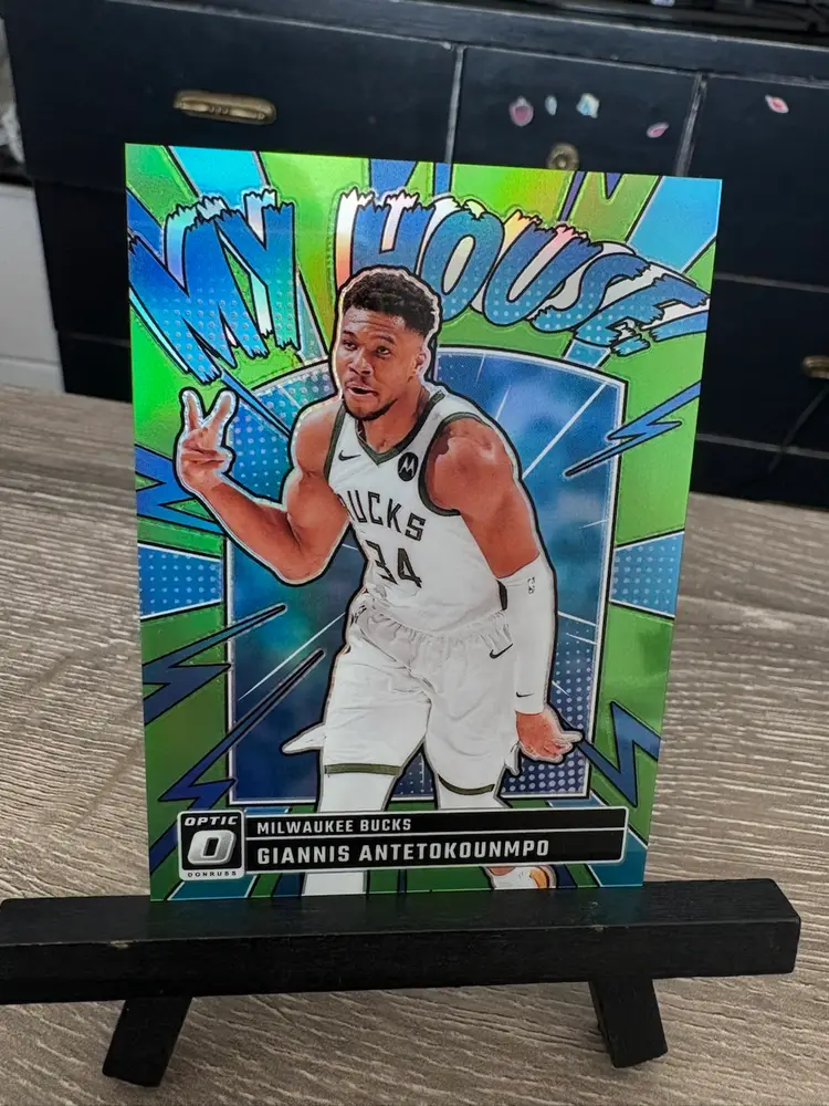 Giannis Antetokounmpo 2024-25 Panini Donruss Optic My House Lime Green Prizm /199 NBA Basketball Card Milwaukee Bucks (A2)