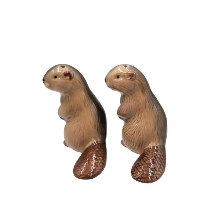 Vintage Giftcraft Japan Brown Beaver Salt & Pepper Shakers Figurines Woodland