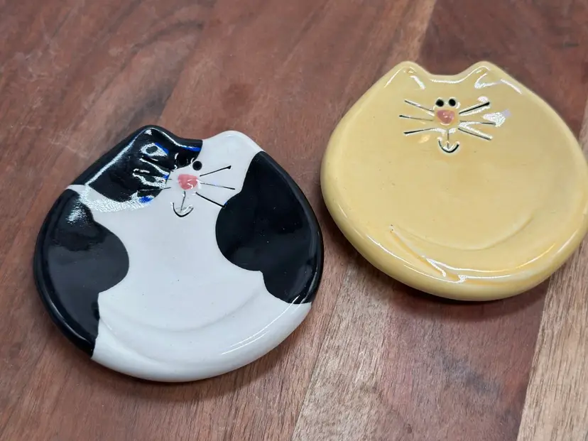 August Ceramics Tea Bag Dishes Cats Kittens Set Of 2 Feline