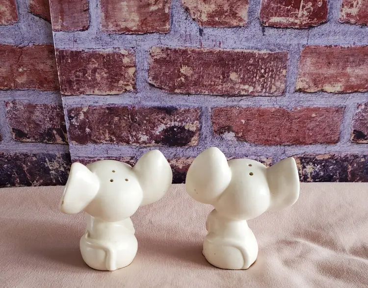 Vintage Napco Kitschy White Mice Salt & Pepper Shakers
