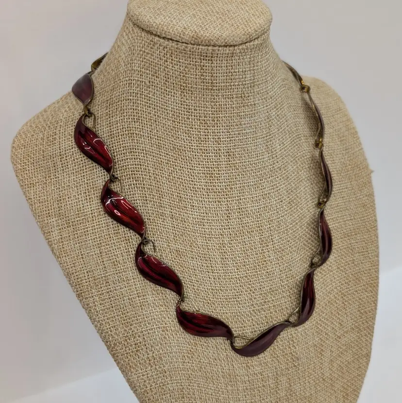 Vintage Finn Jensen Norway Gold Vermeil 925 Guilloche Red Enamel Leaf Necklace