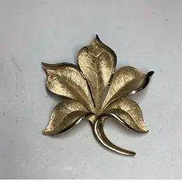 Trifari Goldtone Signed Brooch