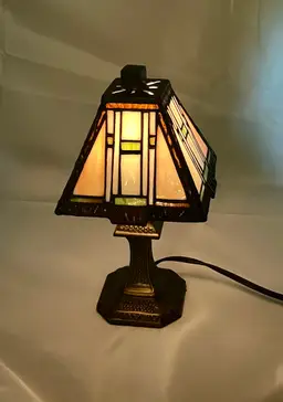 Mission Style Stained Slag Glass Boudoir Accent Lamp 11" Tall