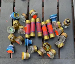 Fuse Lot. Glass Screw In