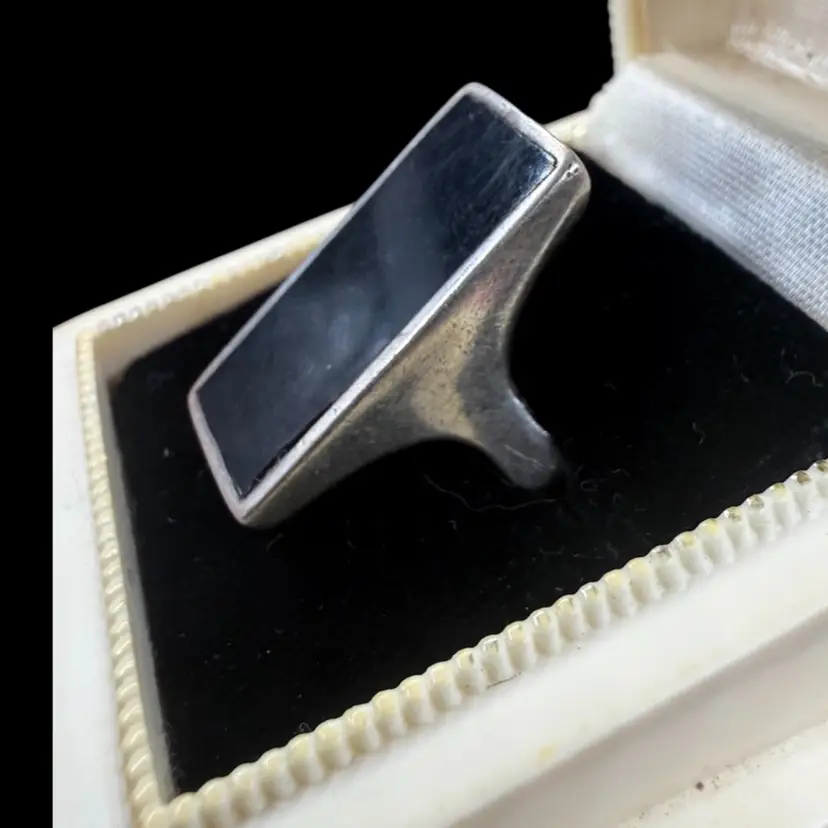 vintage Mexican sterling silver ring with a rectangular black onyx stone Size 7