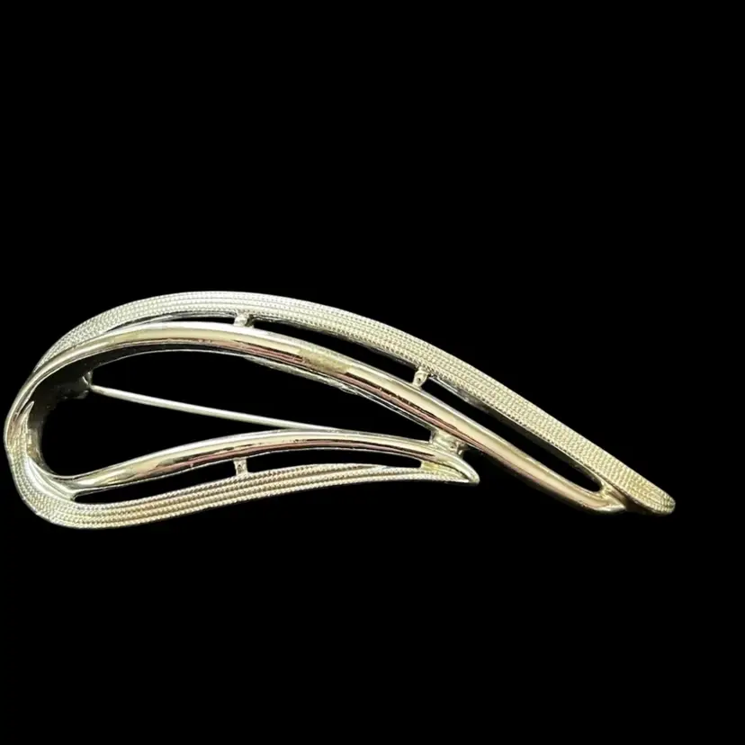 Pin Brooch As Shown Signed Sarah Cov