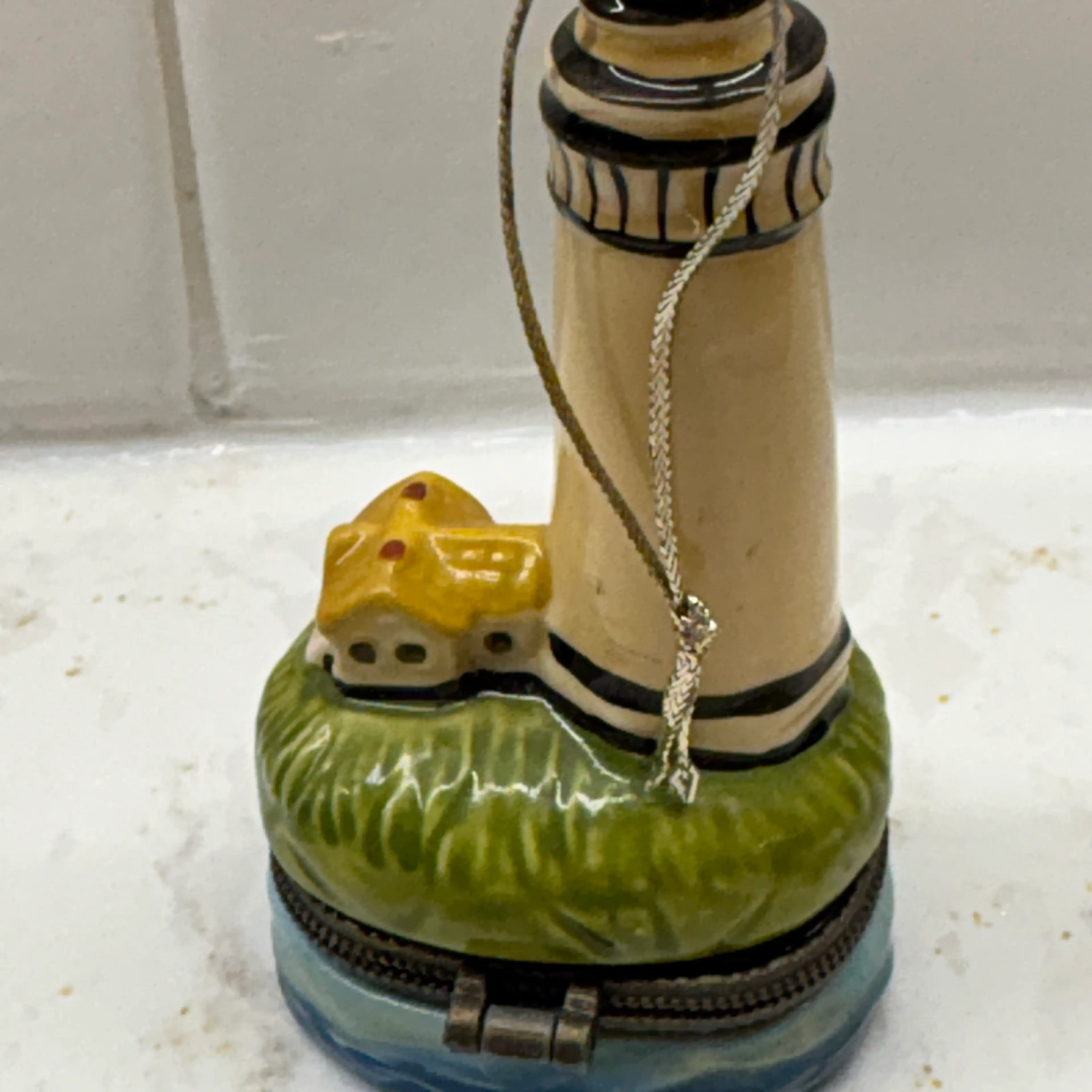 Image 3 of 4