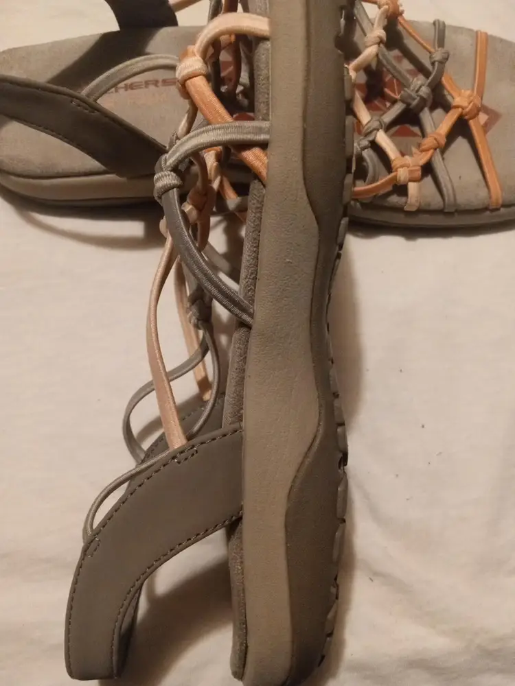 Skechers Pink & Grey Love Knot Sandals Size 10 Pre Owned Estate Sale Beautiful Pair