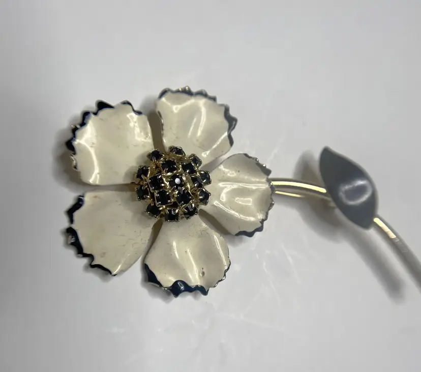 **RARE VTG** Castlecliff Enamel Flower Brooch 1960's
