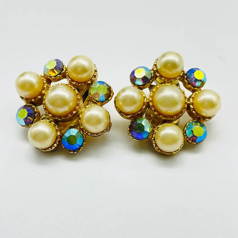 SARAH COVENTRY Simulated Pearl Earrings Clip On Gold Tone Aurora Borealis Beads