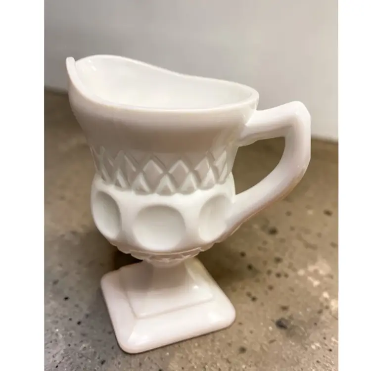 Vintage McKee Glass Company Plymouth Thumbprint Milk Glass Creamer 4 Oz - No Chips Or Cracks - 4.5” x 3” VGVC