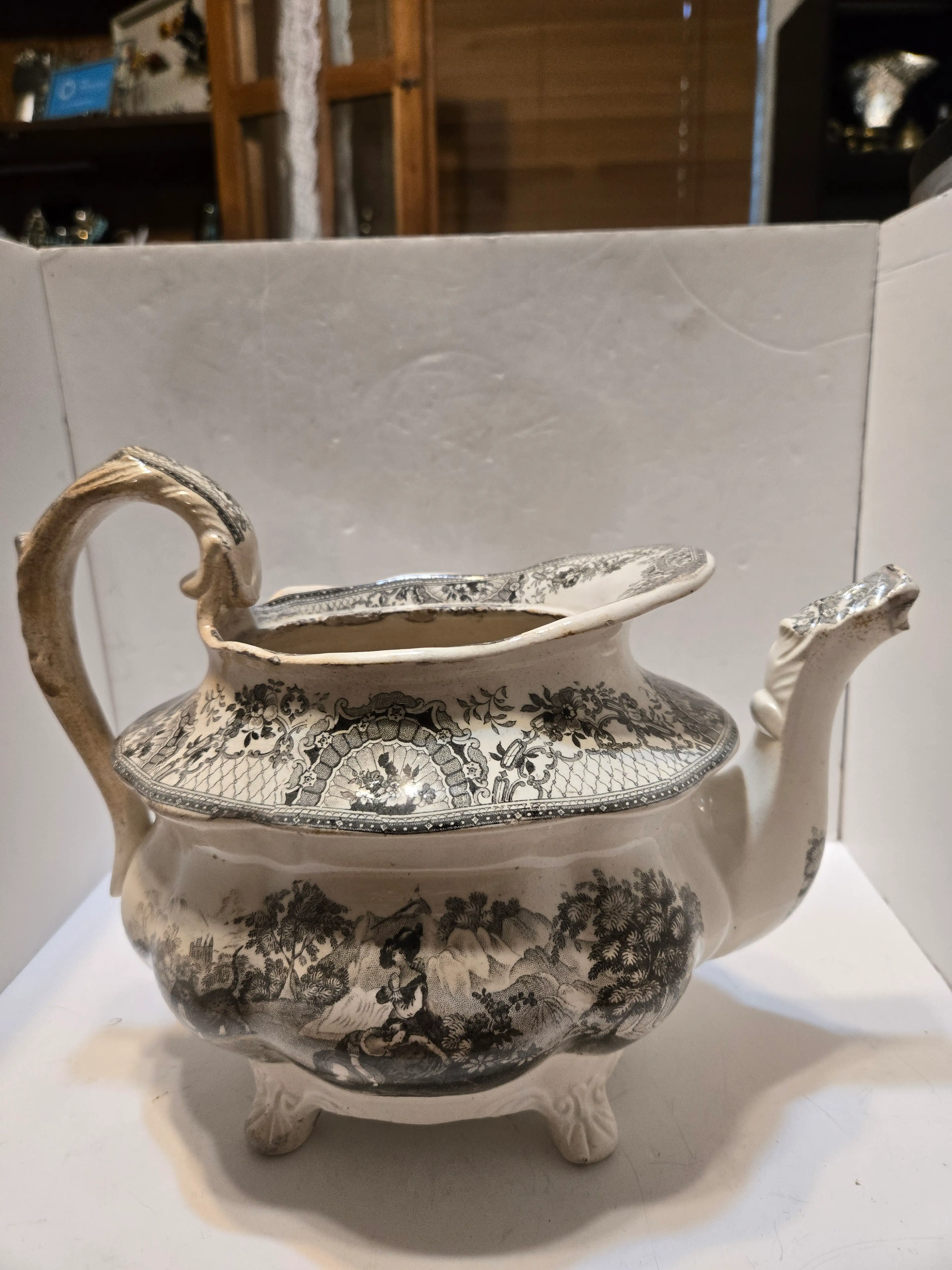 Image 2 of 8