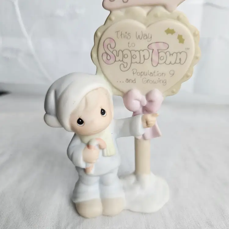 Precious Moments "This way to Sugartown" Figurine