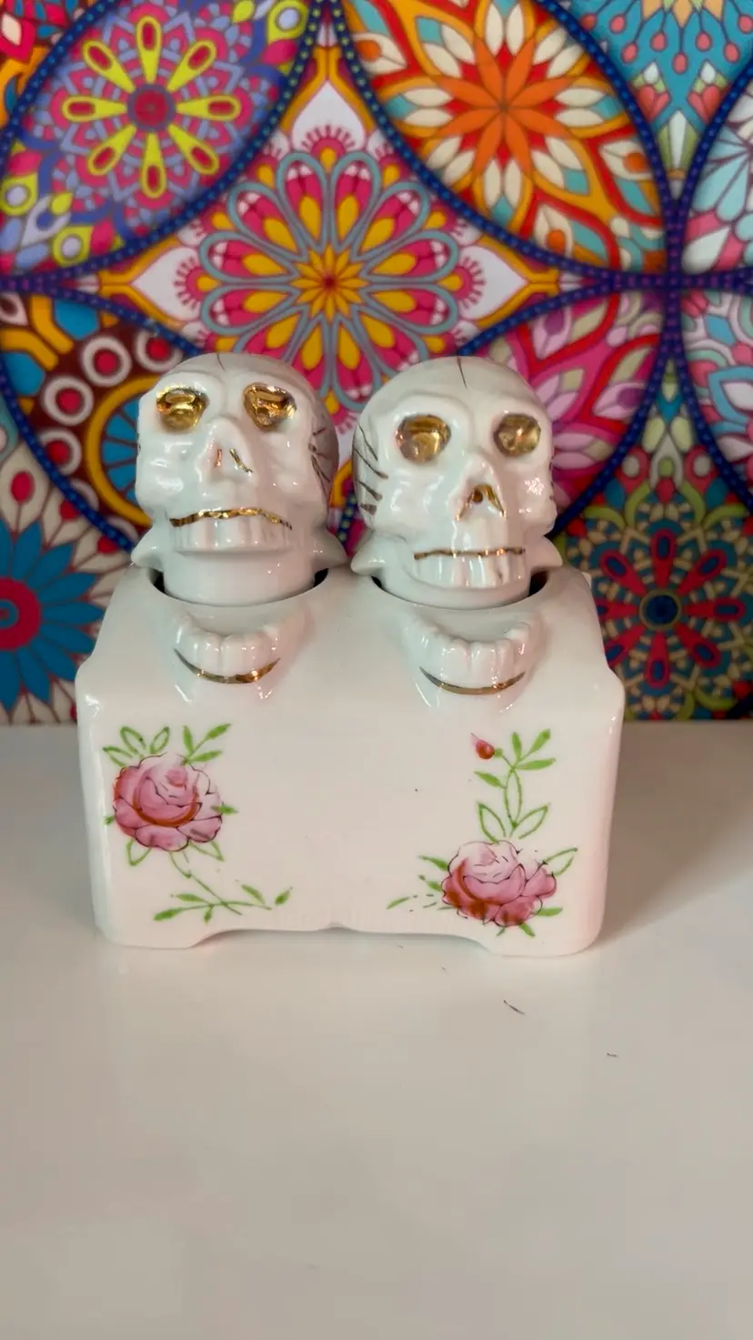 Skull Nodder Salt & Pepper Shakers