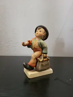 Hummel Goebel Merry Wanderer Figurine 1960-1972  11 3/0