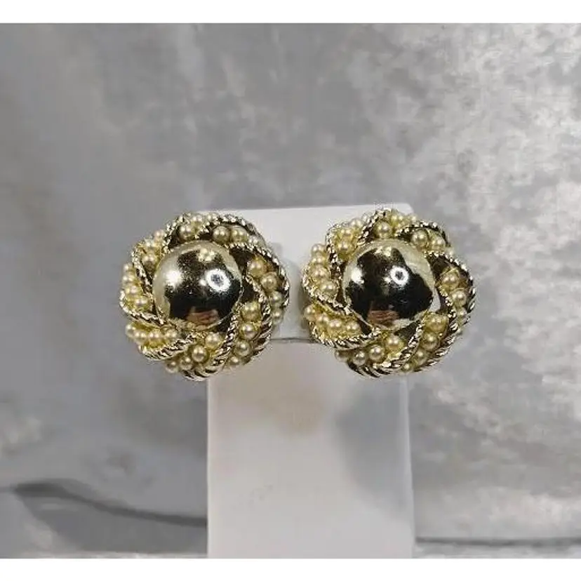 Vintage Seed  Pearl and Gold Tone Clip-On Earrings - Unsigned