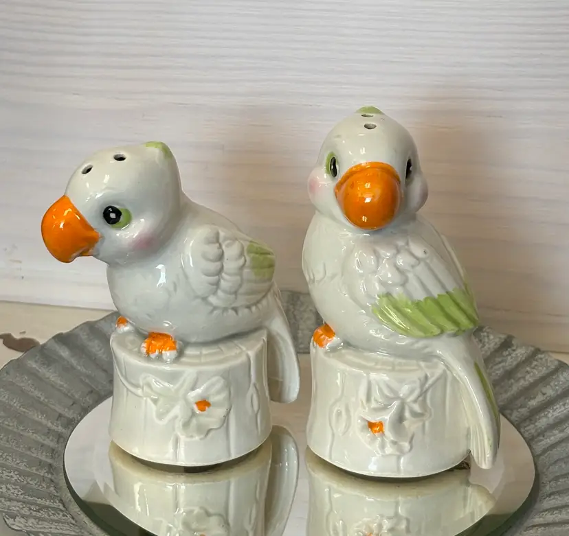 Vintage Made In Japan Hand Painted Parrot Salt And Pepper Shakers