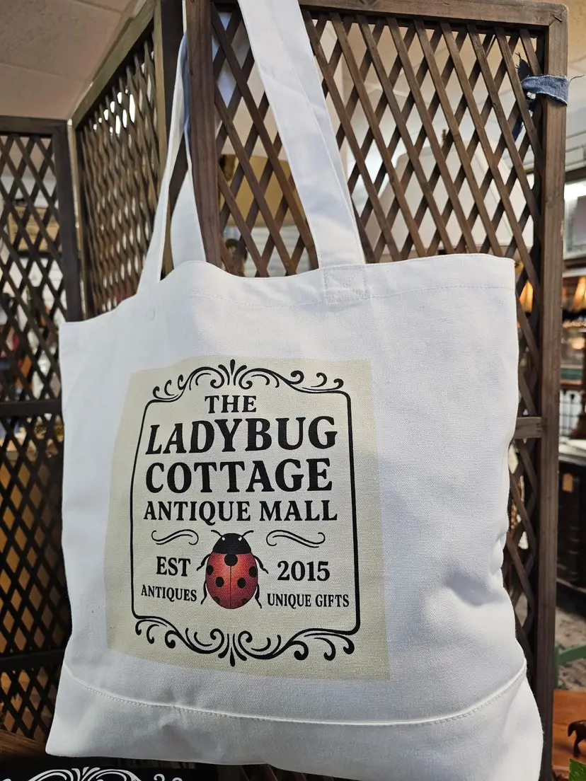 #08 The Ladybug Cottage Tote Bag