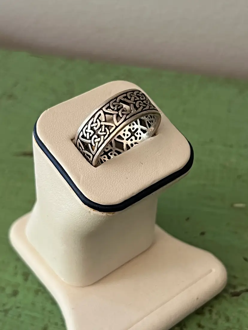 Vintage Sterling 925 Silver Celtic Knot Band Ring. Eternity Ring 11.25