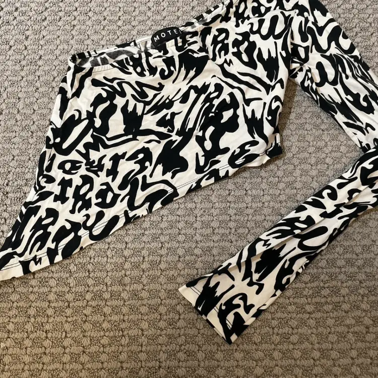 Motel Women's White and Black Crop-top