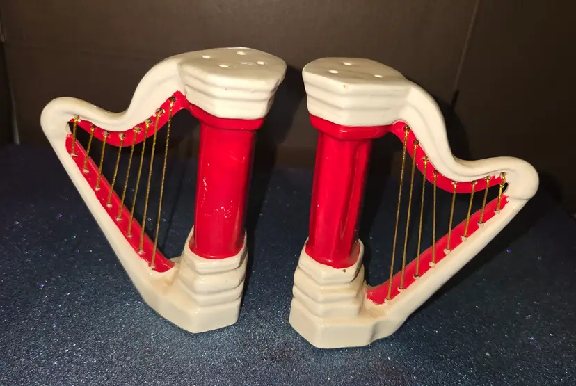 1950s Harp S&P Shakers