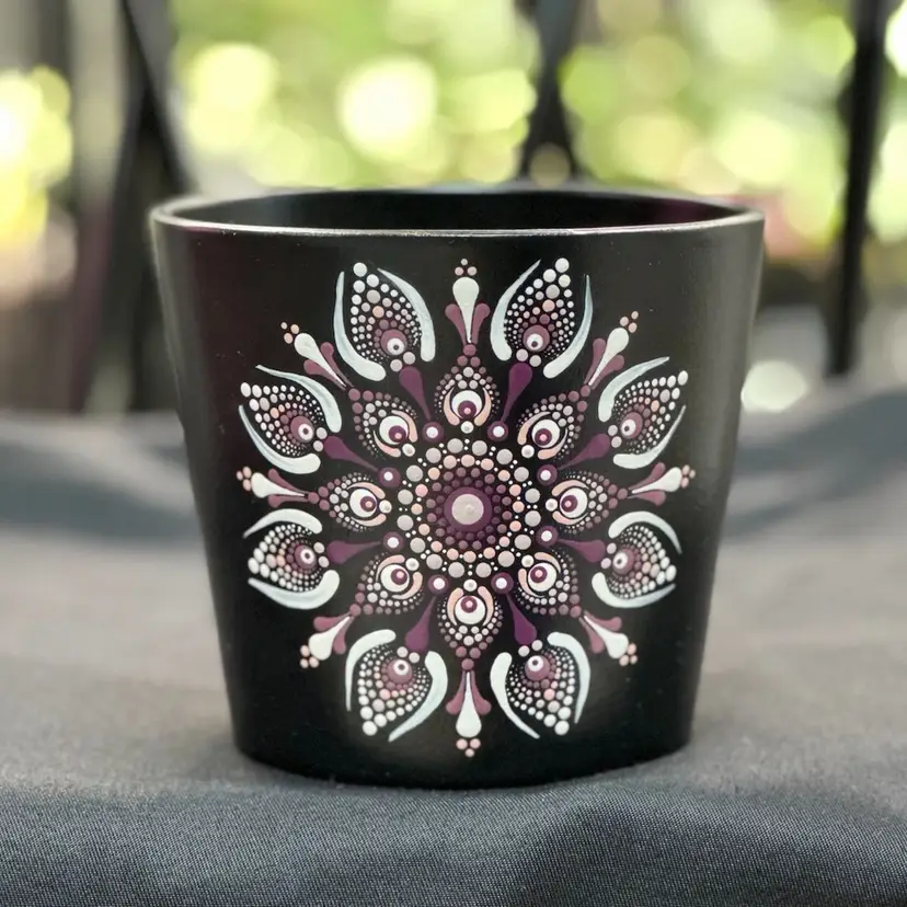 4.7 inch hand painted pot black with plums