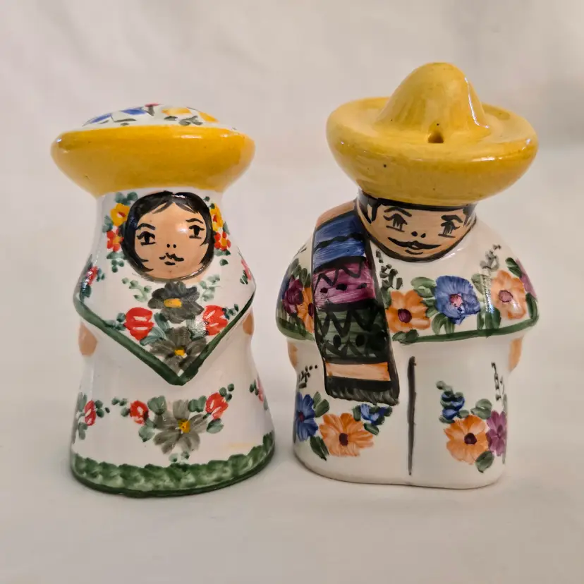 Salt Pepper Shakers Mexican Couple Ceramica Santa Maria Cuernavaca Signed 3⅜" tall approximately