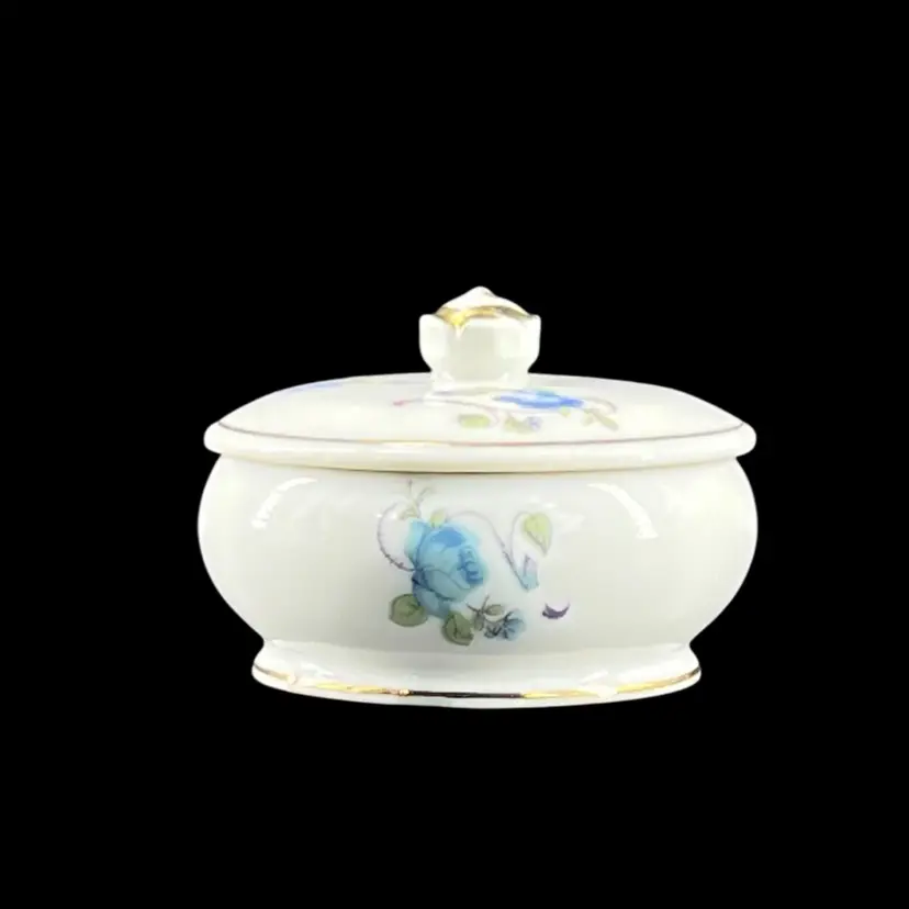 Trinket Box Porcelain Blue Flowers 
Cabbage Rose Knob Handle  
Richard Japan