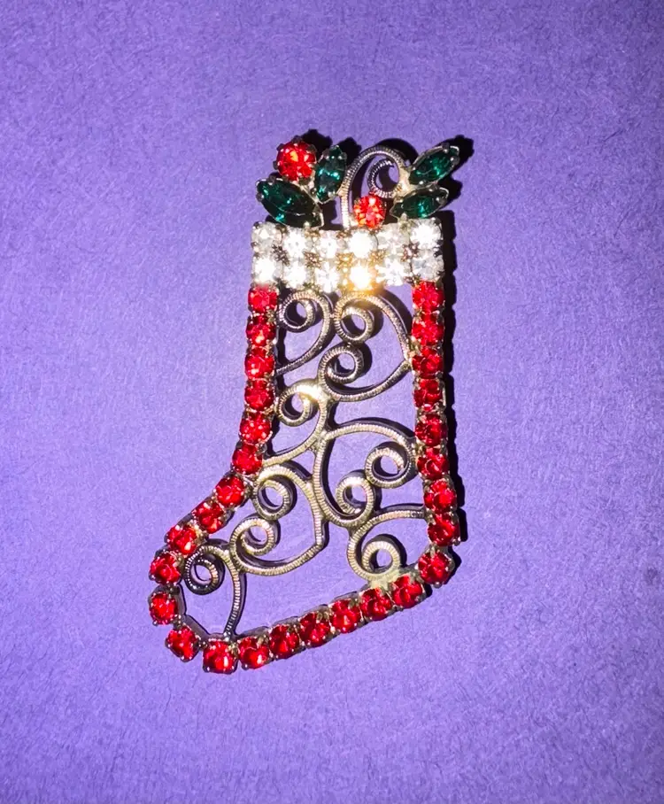 Vintage Christmas Stocking Brooch ~ Gold Tone Swirls With Clear, Red And Green Rhinestones