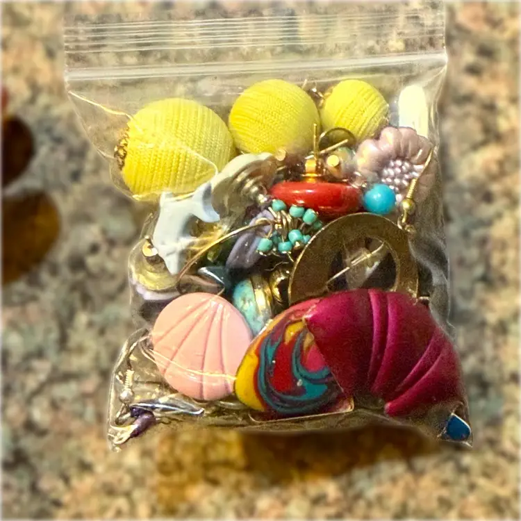 Lot #5 Mixed Colorful Earrings, Craft/Wearable, Vintage/Contempo, Pierced/Clip