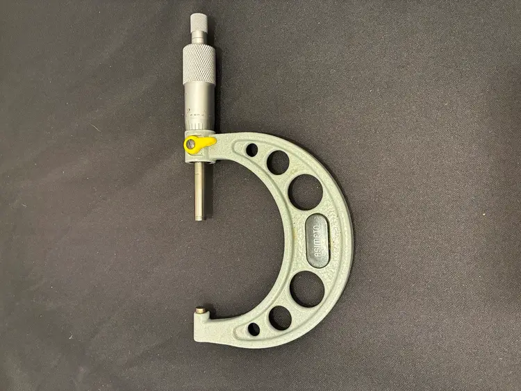 ASIMETO 2 - 3" 50-75mm Range .0001" Graduation Outside Micrometer 101-03-3