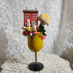 Quirky Spring Tulip Cup Centerpiece