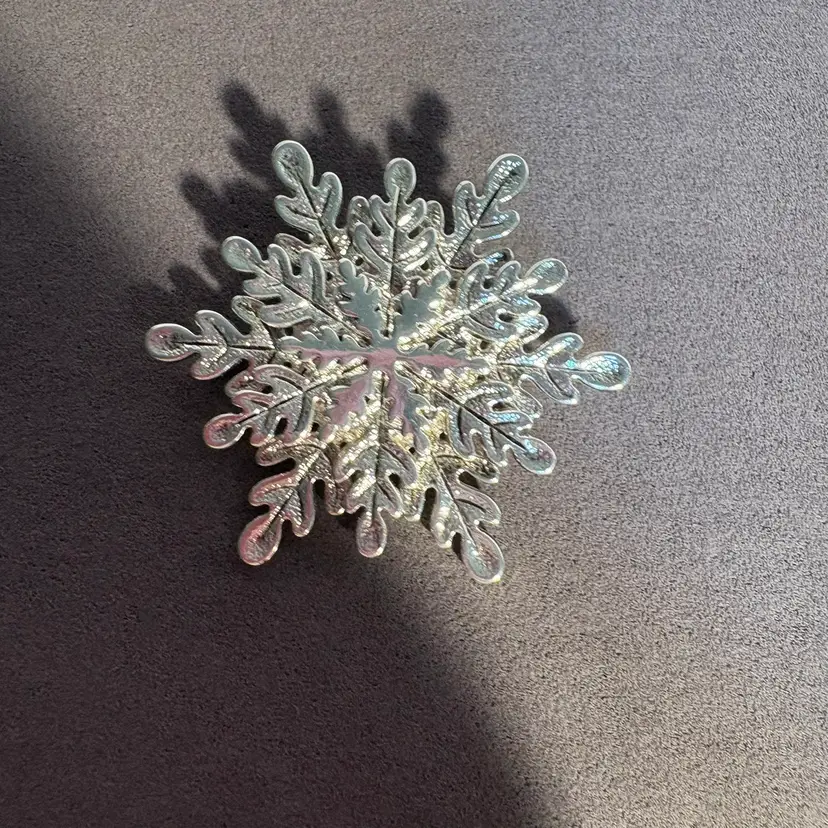 Snow Flake Vintage Brooch Pin Silver Tone Signed “Best”