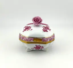 Herend Hand Painted Chinese Bouquet Raspberry Porcelain Covered Bon Bon Dish 3”x 3”x 3”