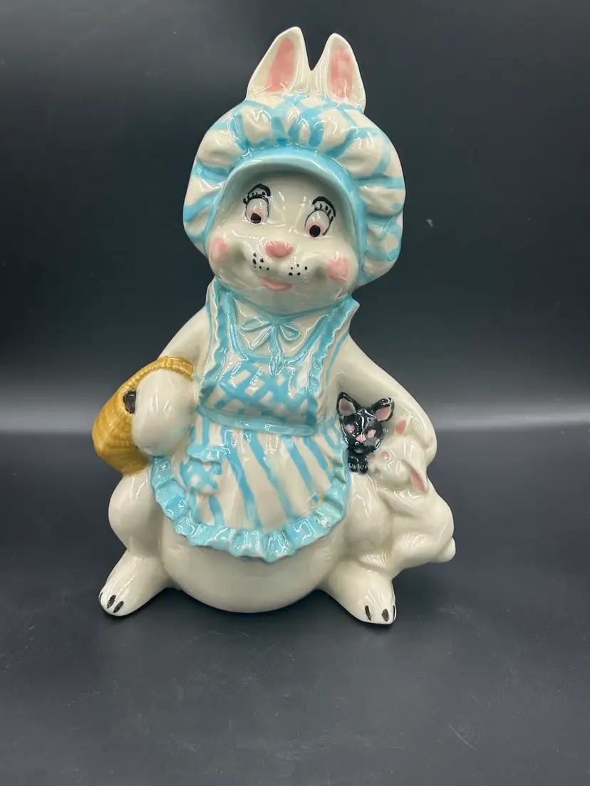 Vintage Ceramic Byron Molds Bunny With Babies 1977 Easter Decor