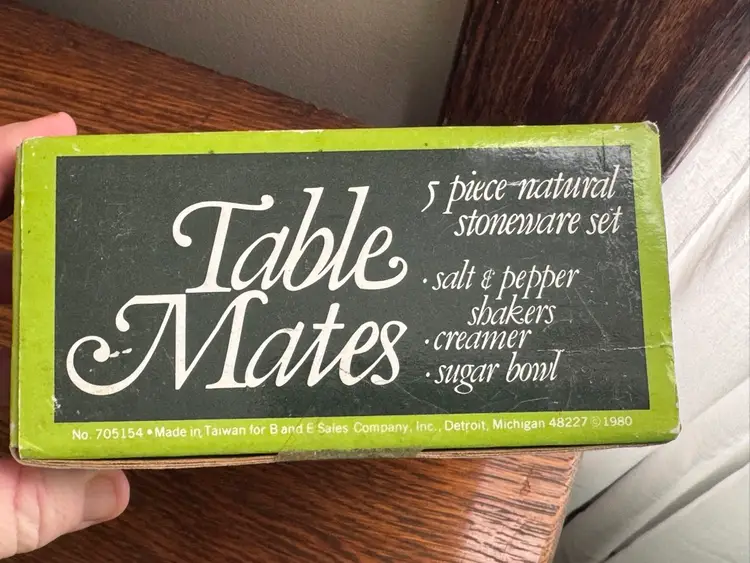 Vintage Stoneware Table Mates Creamer, Sugar With Lid, Salt And Pepper Shakers Set. In Original Box