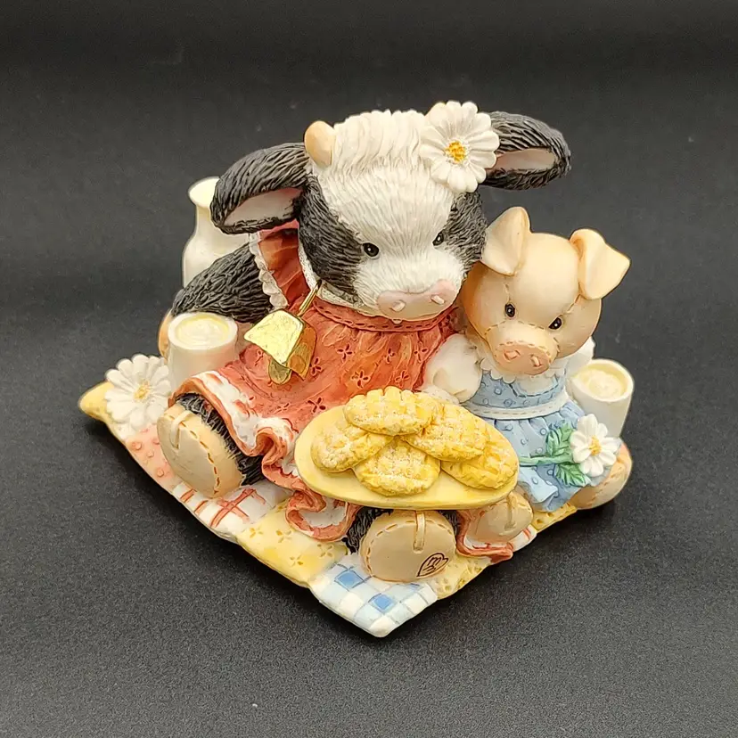 Vtg Enesco Mary Moo Moos "Cookies Are For Sharing" Figurine
