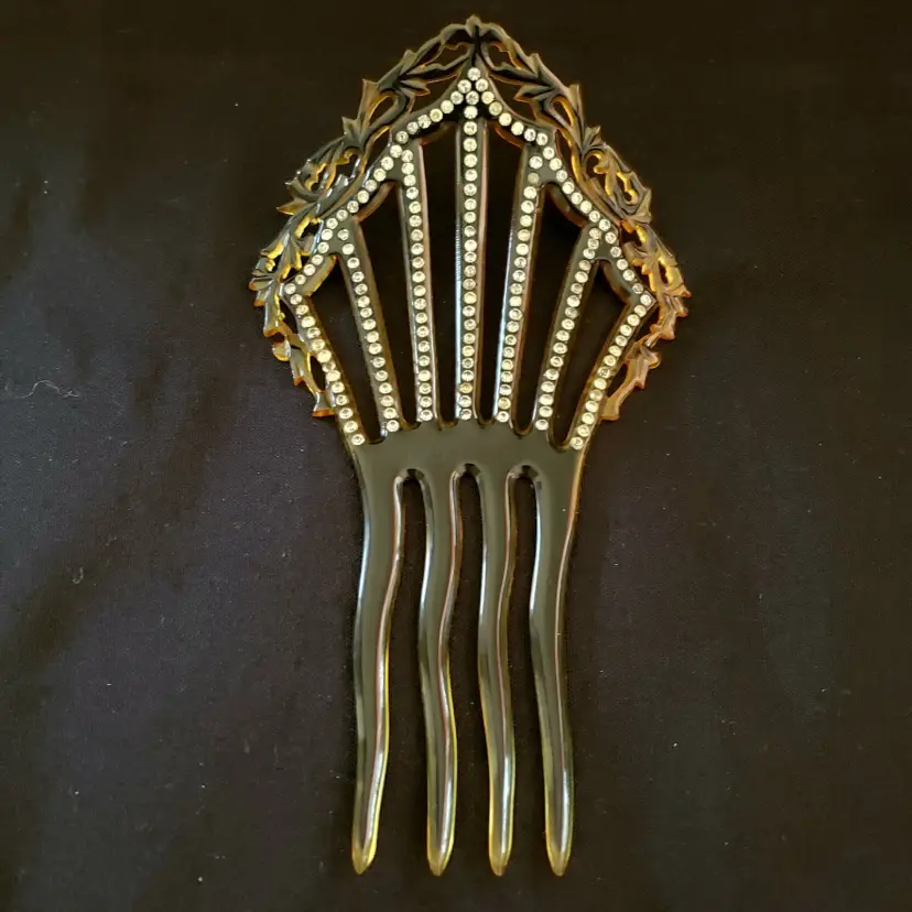 Art Nouveau Hair Comb Plastic Lucite and Rhinestones 6 1/4" Long Unbranded