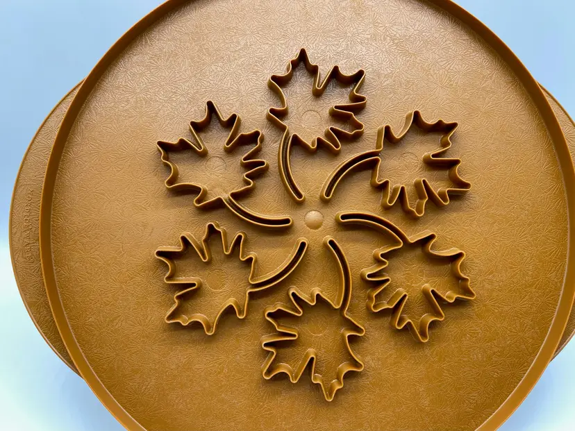 Nordic Ware Reversible Maple Leaves & Apple Pie Crust Top Cutter