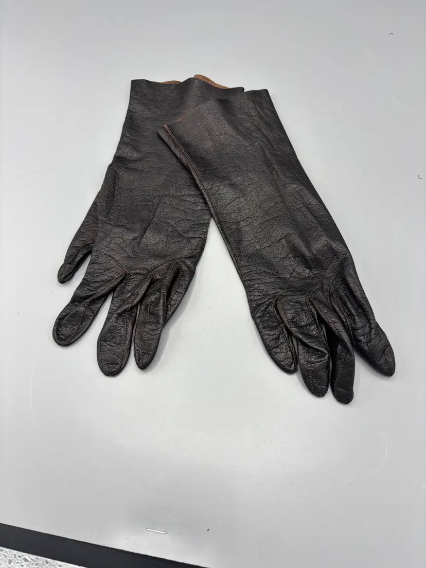 Vintage Womens leather gloves in dark brown