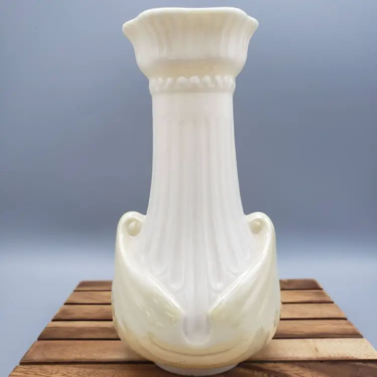 Belleek Moore Ireland Ivory Vase