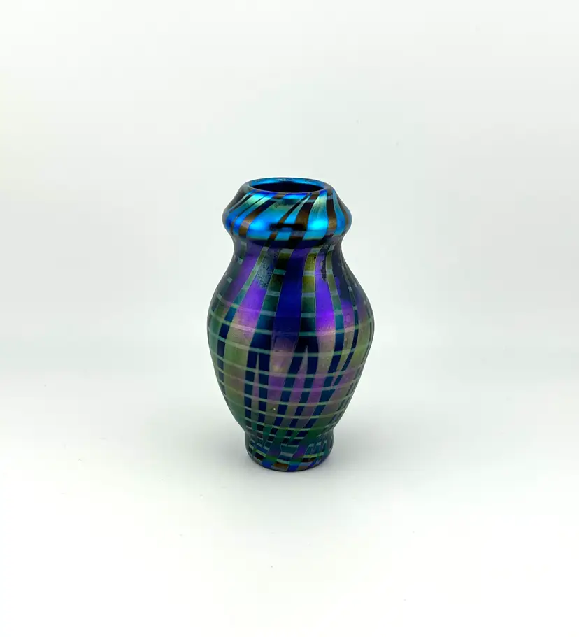Vintage 1974 Lundberg Art Glass Mini Vase 1.75”x 3.5”